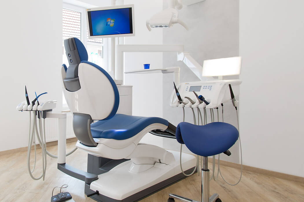 Zahnarzt Neuburg - Praxis Reubel - Behandlungszimmer